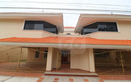 45.- CASA EN VENTA – RESIDENCIAL FRAMBOYANES