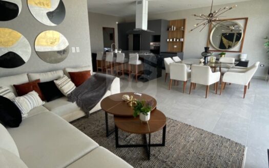 P33.- Casa en VENTA En Real Campestre