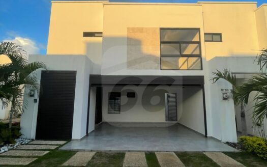 CASA EN RENTA CON ALBERCA  EN RESIDENCIAL EL COUNTRY 2