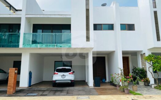 CASA EN RENTA  AMUEBLADA  RESIDENCIAL HACIENDAS