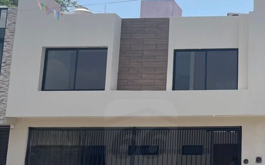 CASA EN VENTA EN RESIDENCIAL SOL CAMPESTRE CON ALBERCA