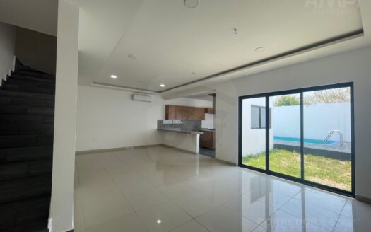 CASA EN VENTA EN RESIDENCIAL SOL CAMPESTRE CON ALBERCA