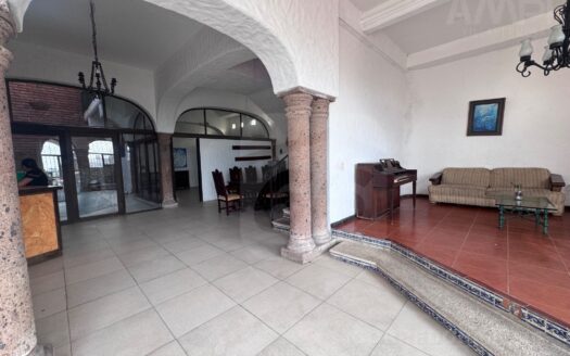 CASA EN VENTA EN FRACCIONAMIENTO PRADOS