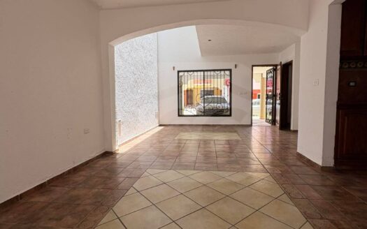 CASA EN VENTA FRACCIONAMIENTO REAL DEL PARQUE
