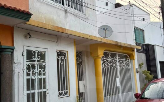 CASA EN VENTA FRACCIONAMIENTO SANTA ELENA
