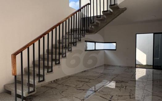 CASA EN VENTA EN PRIVADA BRISAS