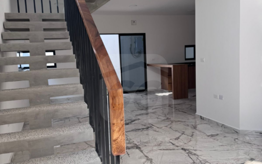 CASA EN VENTA EN PRIVADA BRISAS