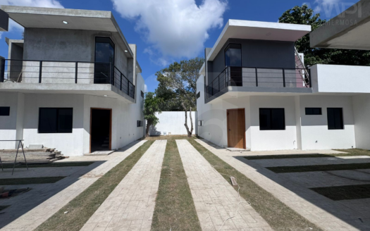 CASA EN VENTA EN PRIVADA BRISAS