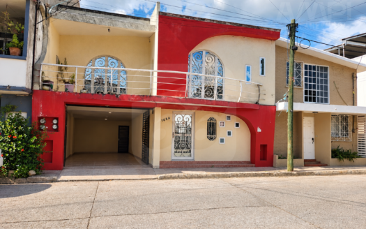 E109.- CASA EN VENTA FRACCIONAMIENTO CARRIZAL