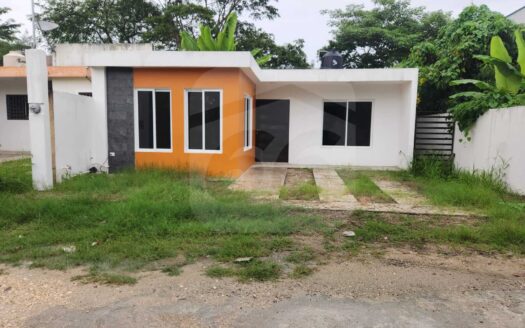E107.- CASA EN VENTA EN IXTACOMITAN 2DA SECCION.